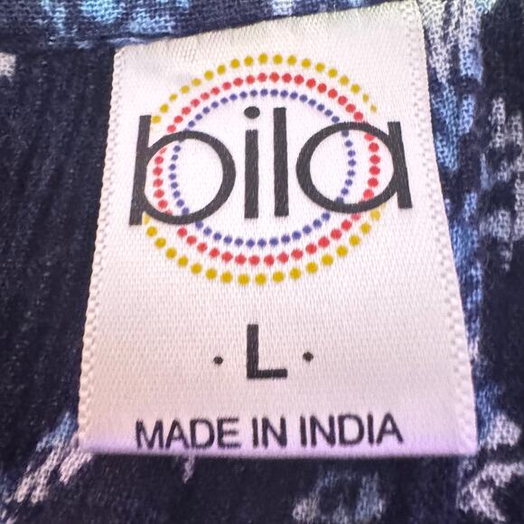 Bila SZ L Blue patterned blouse with low v neck - Picture 3 of 5